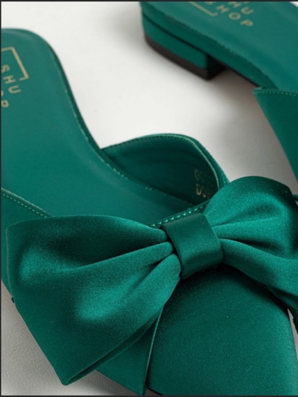 NWT ShuShop Emerald Green Dorothy Bow Accent Mules